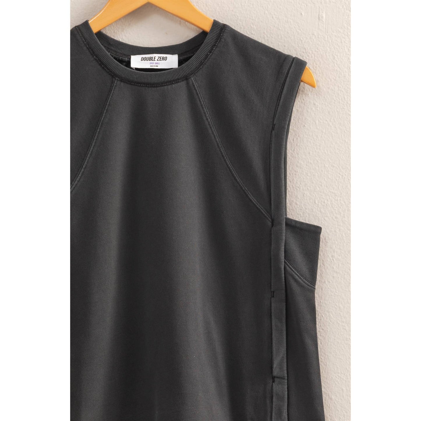Black Round Neck Relaxed Sleeveless Boxy Tank Top