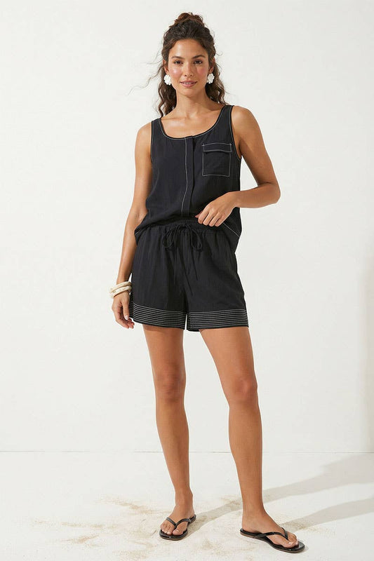 Black w/ White Stitch Detail Lined Shorts - 119877