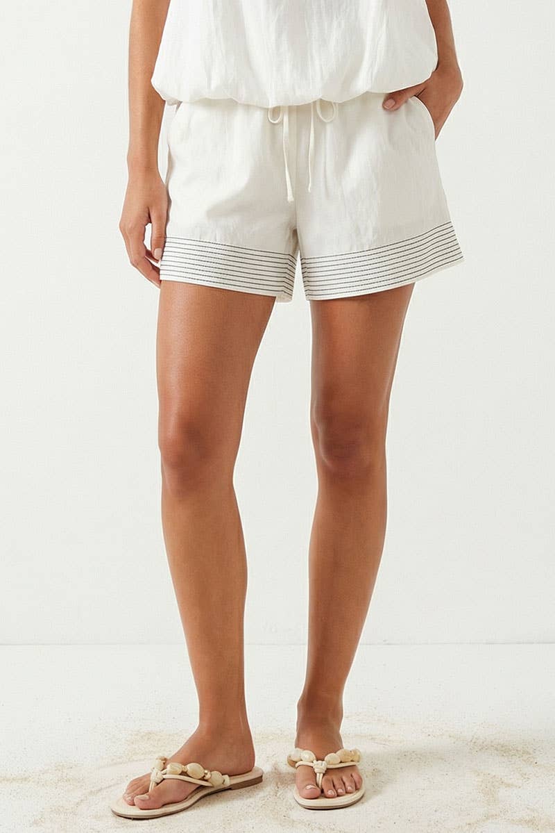 Cream w/ Dark Detailed Stitching Lined Shorts - 119877