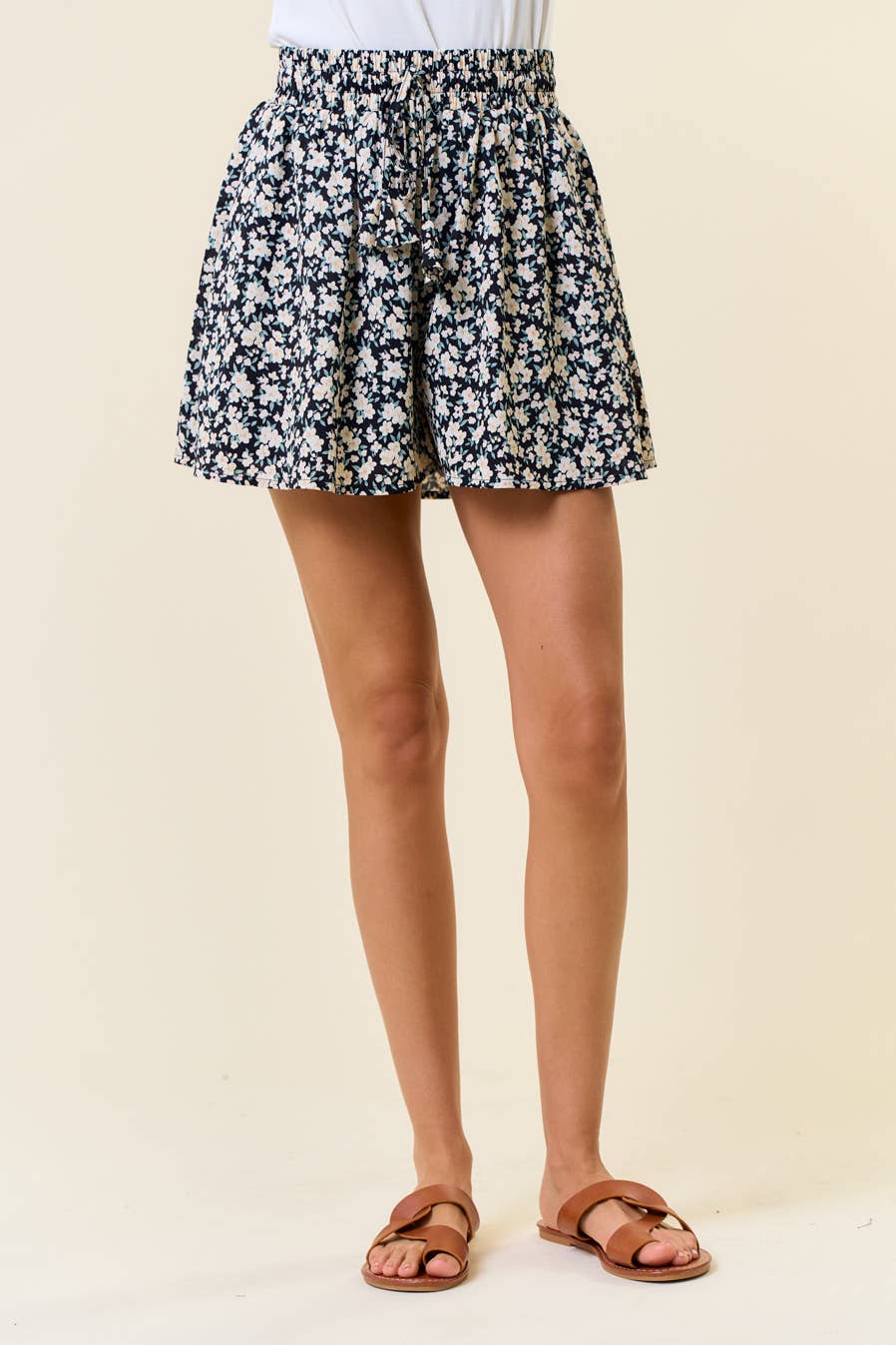 Black Floral Print Drawstring Shorts-118820