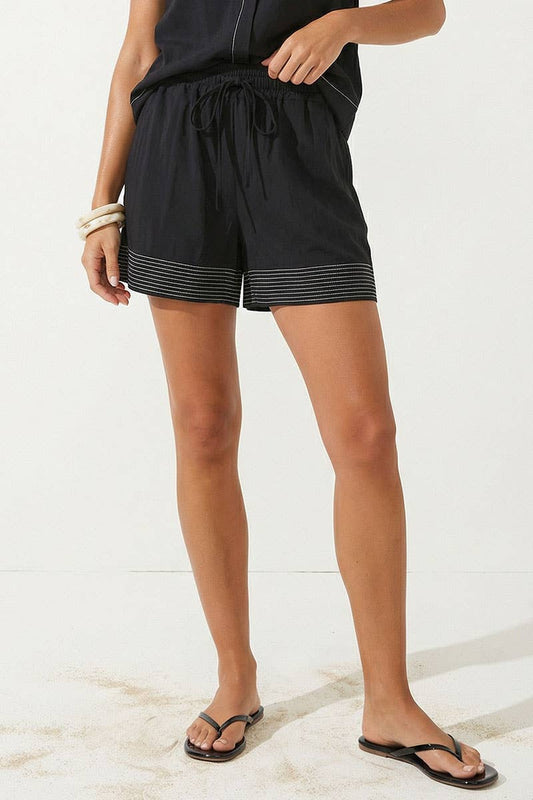 Black w/ White Stitch Detail Lined Shorts - 119877