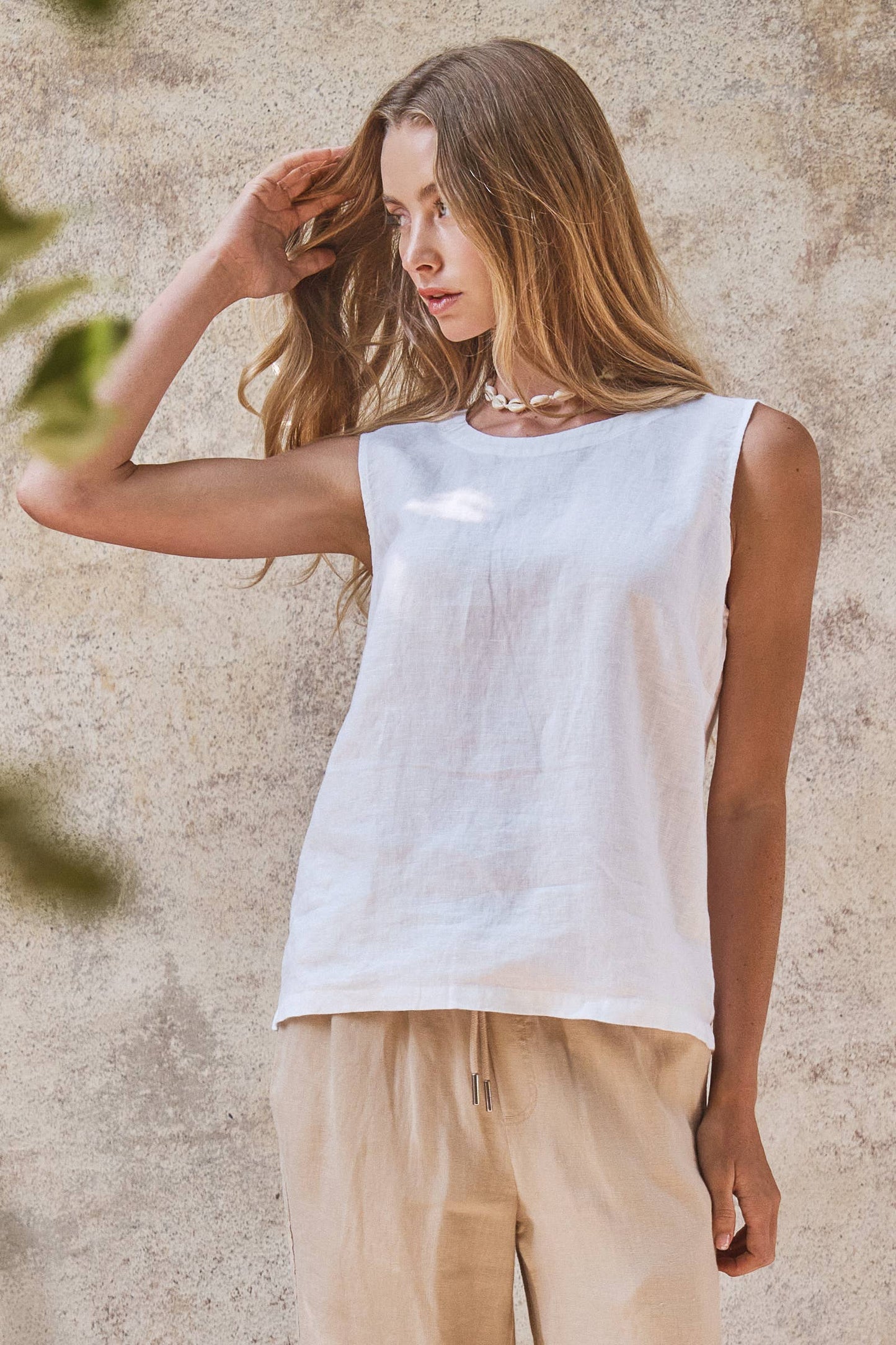 White Minimalist Keyhole Back Linen Sleeveless Top-141449