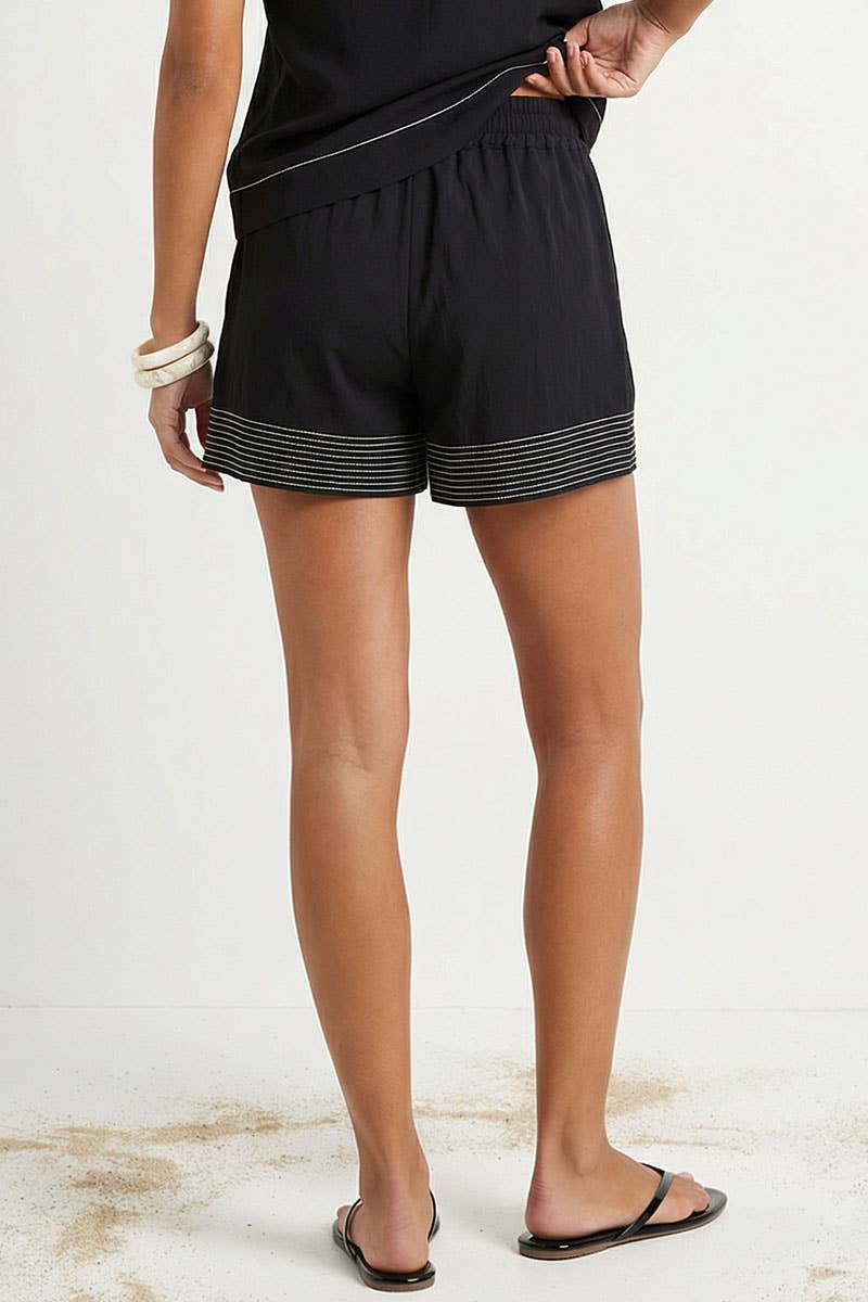 Black w/ White Stitch Detail Lined Shorts - 119877