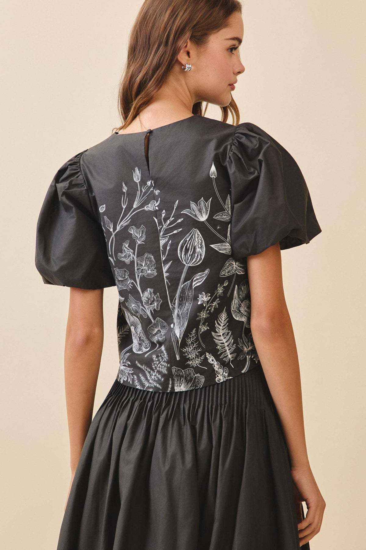 Black Botanical Print Puff Sleeve Top-149568