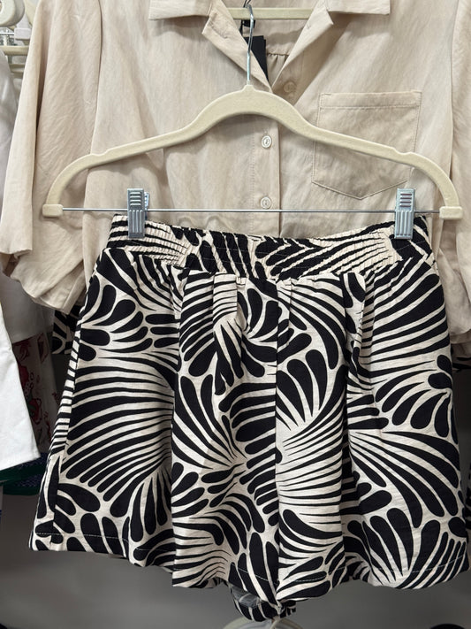 Black Print Woven Shorts-111653