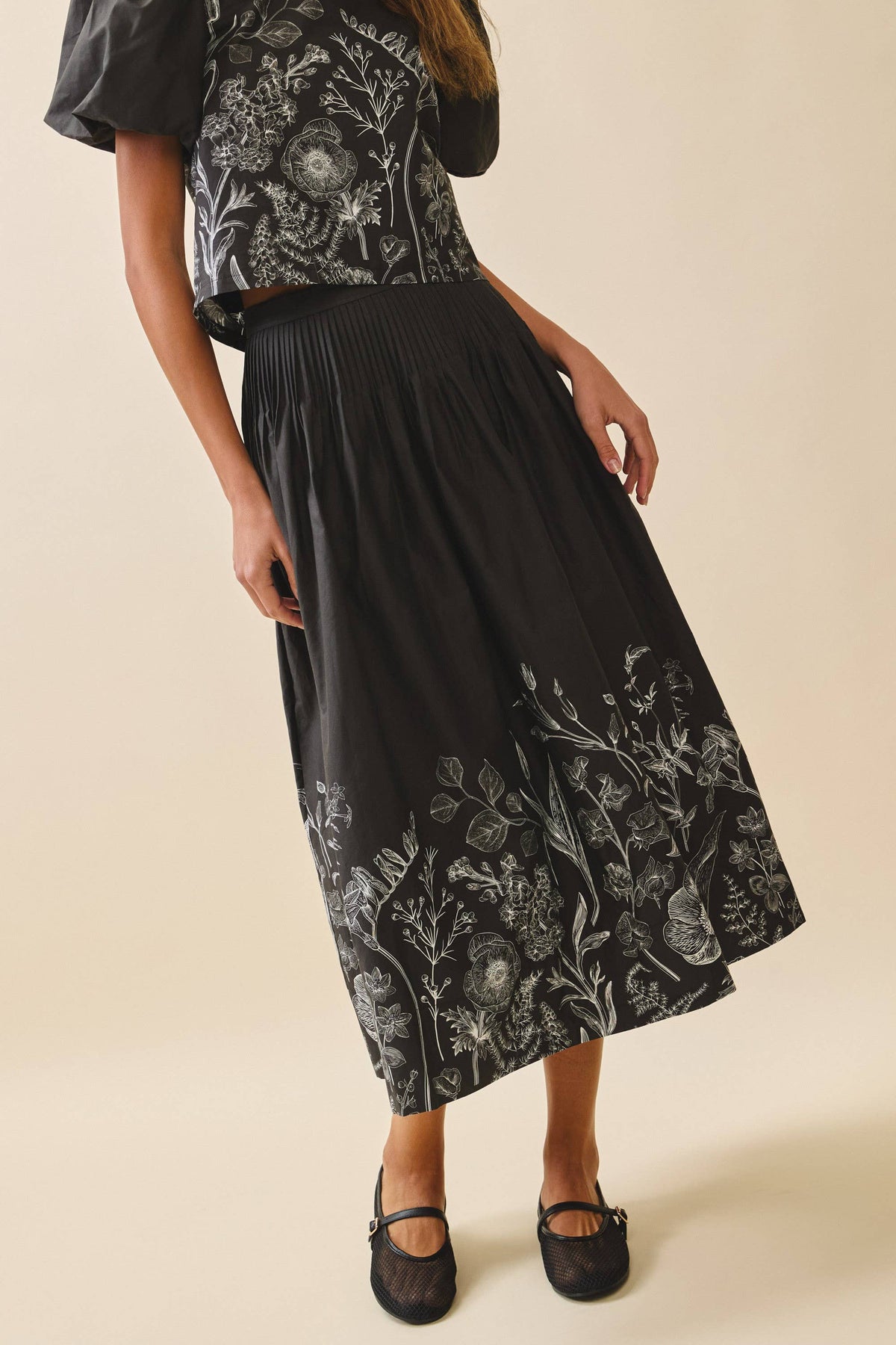 Black Botanical Print Fine Pleat Skirt-139568