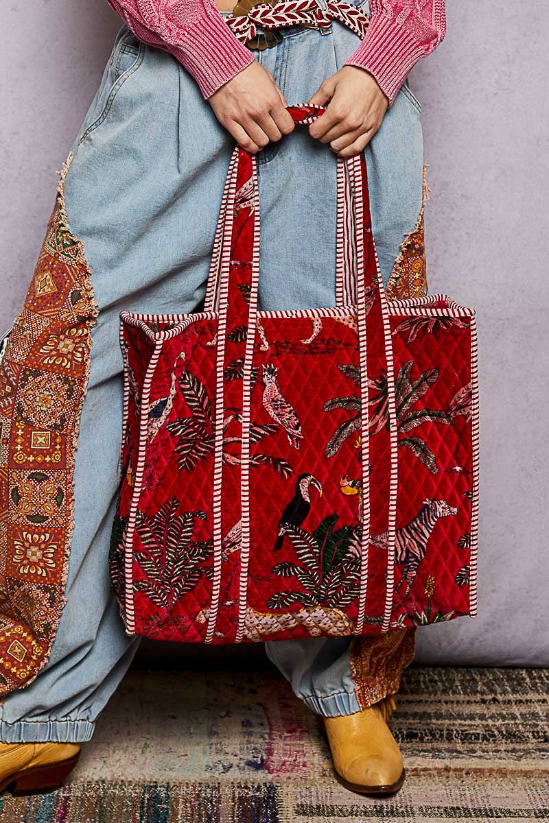 Red Jaguar Quilted Large Everyday Tote Bag - SMQP12